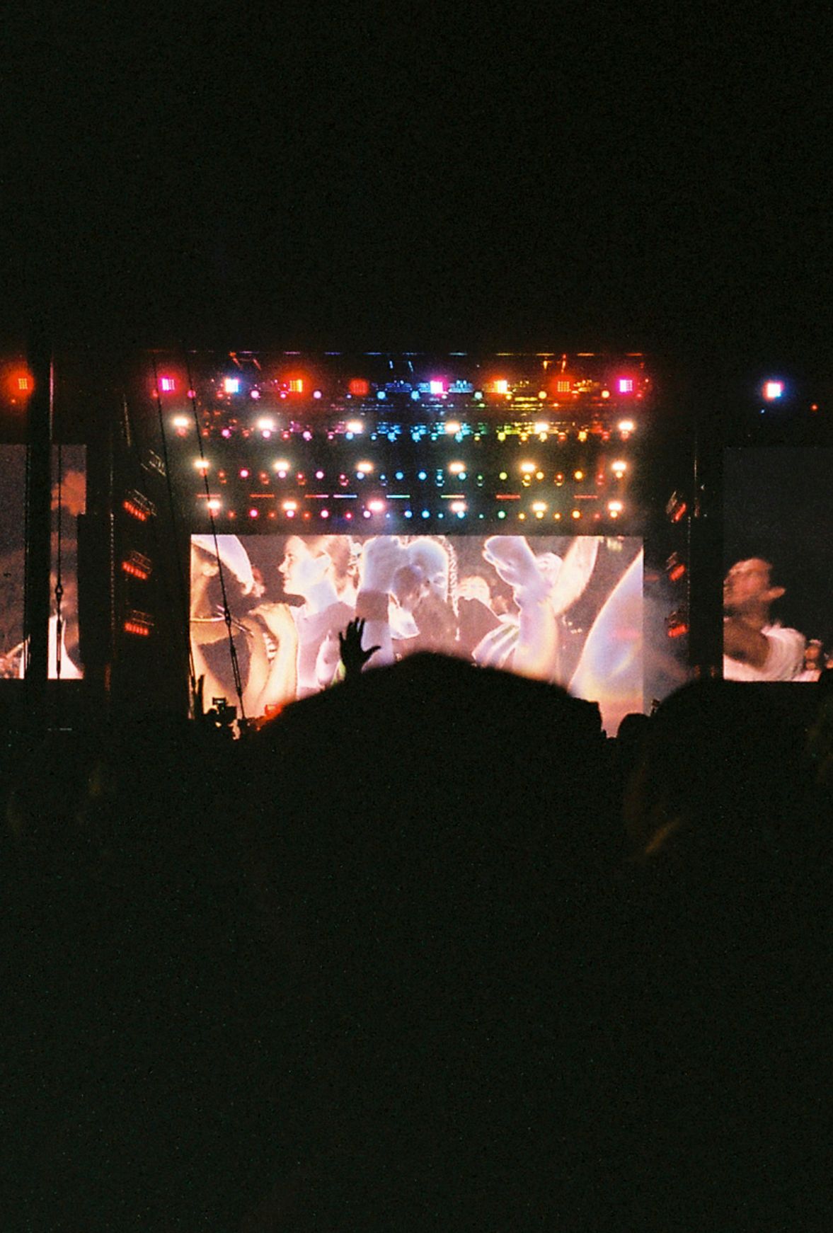 coachella night contax t2