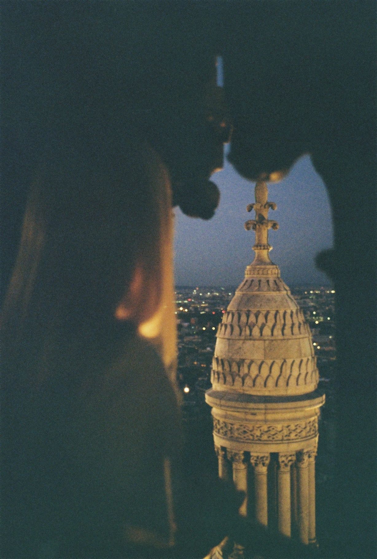 paris night contax t2